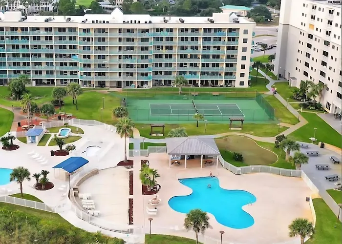 Royal Gulf & Racquet Club *