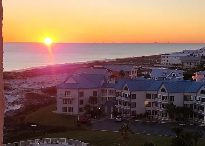 Royal Gulf & Racquet Club *